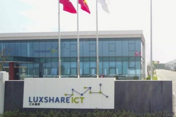 apple mulls over making iphone in vietnam
