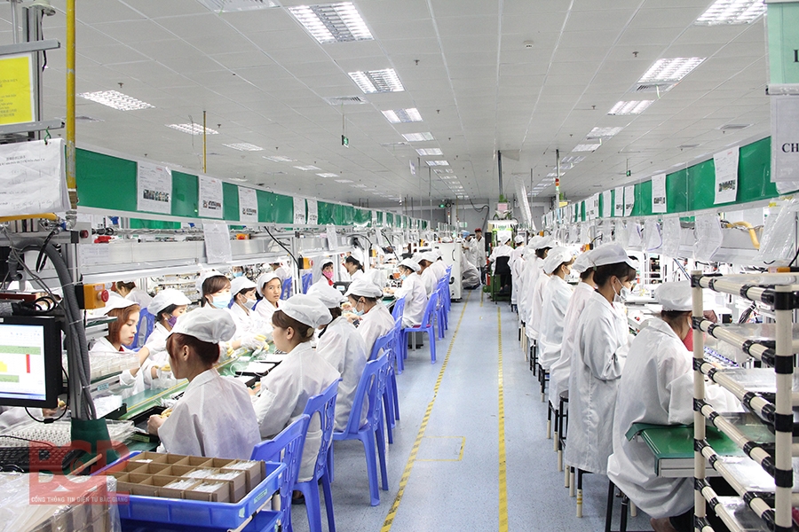 Vietnam must enhance new drivers of growth to avoid the Covid 19 economic trap