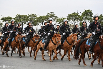 vietnam police cavalry squad first rehearses against protesters
