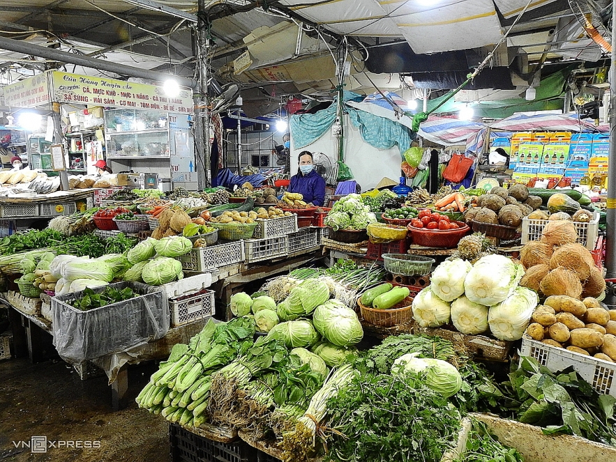 Photos show life under covid 19 lockdown in vietnam town