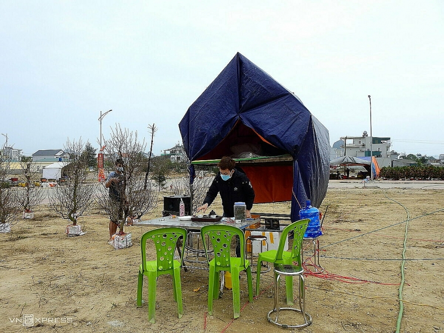 Photos show life under covid 19 lockdown in vietnam town