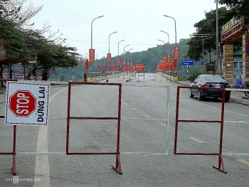photos show life under covid 19 lockdown in vietnam town
