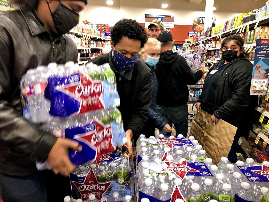 Vietnamese in Texas struggle for power or water in freezing temperatures