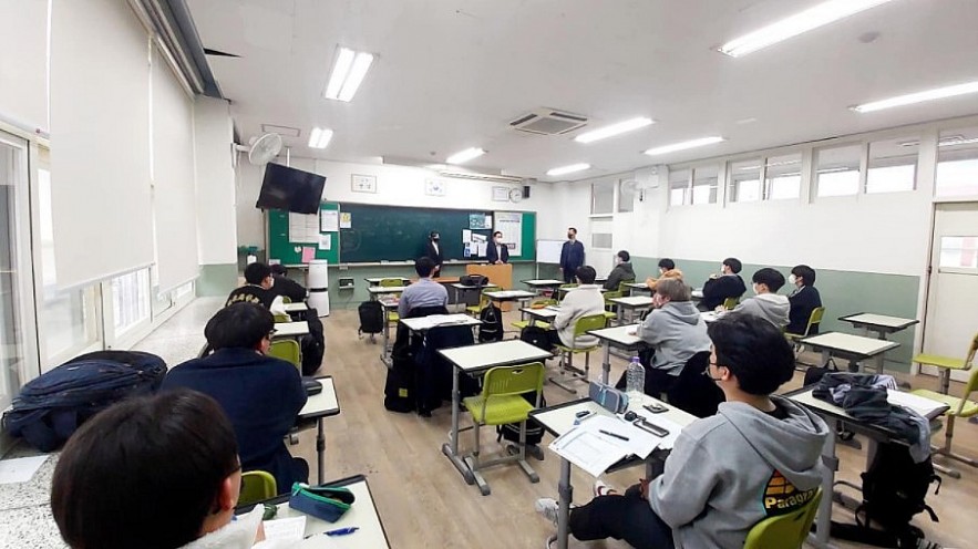 Ly Xuong Can Encourages Korean Students To Learn Vietnamese