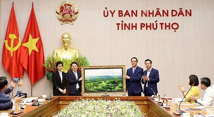 Overseas Vietnamese Respectfully Pay Tribute To The Merits Of Hung Kings
