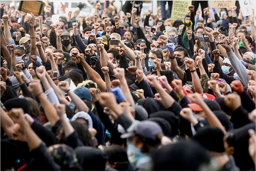 us news today what the insurrection act of 1807 gives trump the power to use military to dominate protestors