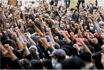 protests and riots in america update two buffalo officers shoving 75 year old protester charged with assault