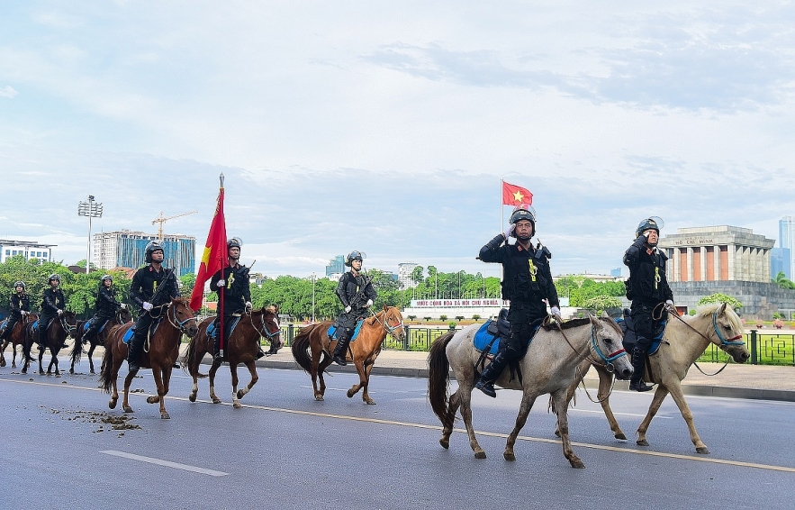 vietnams cavalry mobile police force makes debut