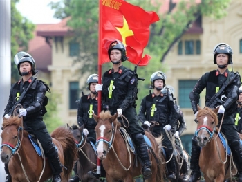 vietnams cavalry mobile police force makes debut
