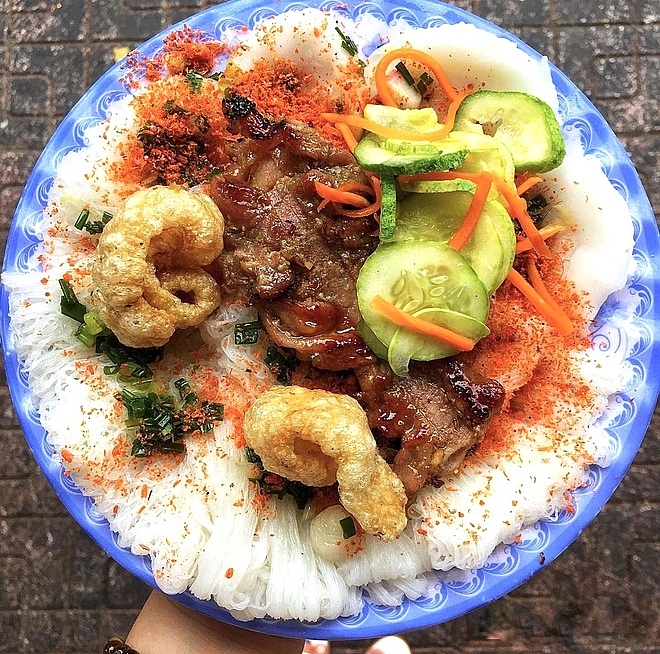 must try dishes in vietnams coastal cities