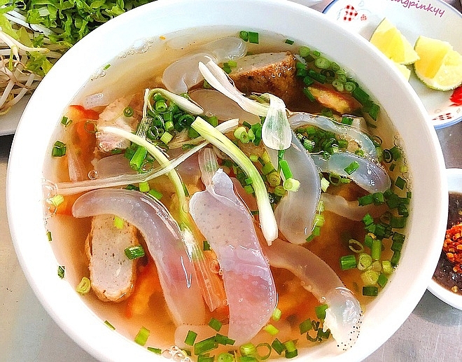 7 must try dishes in vietnams coastal cities