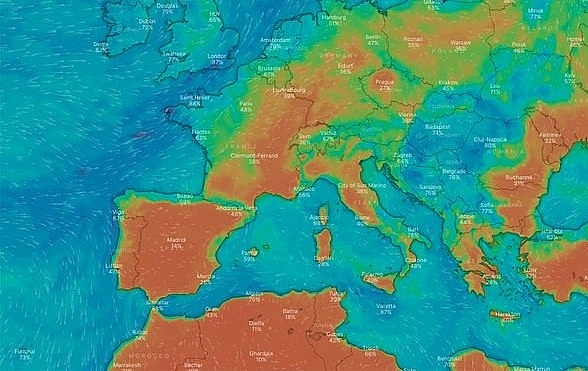 uk and europe weather forecast latest july 26 thunderstorm to battle uk while map turns red for europe