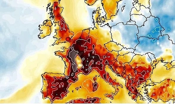 uk and europe weather forecast latest july 30 scorching to end as temperatures plummets in days