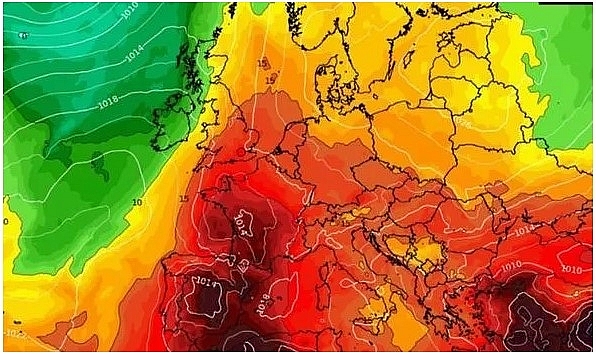 uk and europe weather forecast latest august 7 hot makes chart turn red across the uk europe