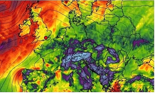 uk and europe weather forecast latest august 13 upgraded warnings for thunderstorm as danger to life to battle uk