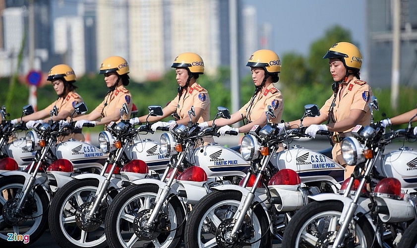 First all-women police escort makes debut in Ho Chi Minh City