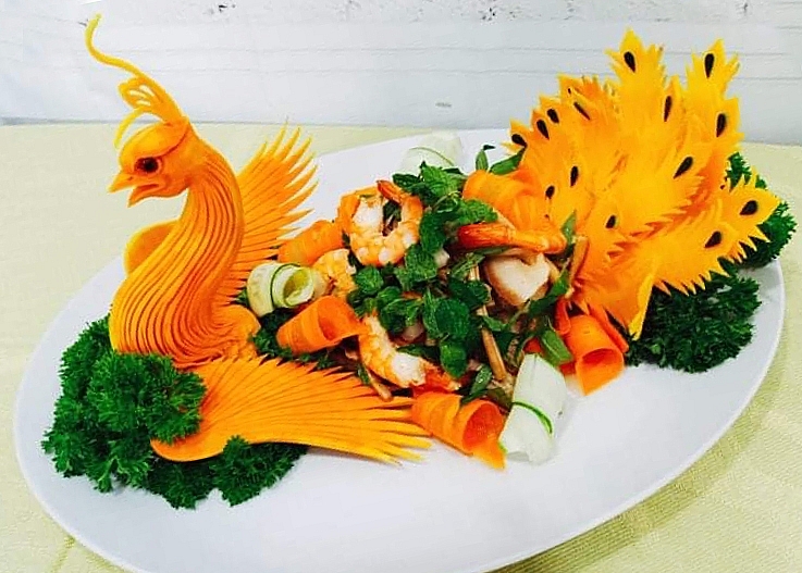 Vietnamese woman inspires cooking with flowers images on dishes Vietnamese woman inspires cooking with flowers images on dishes