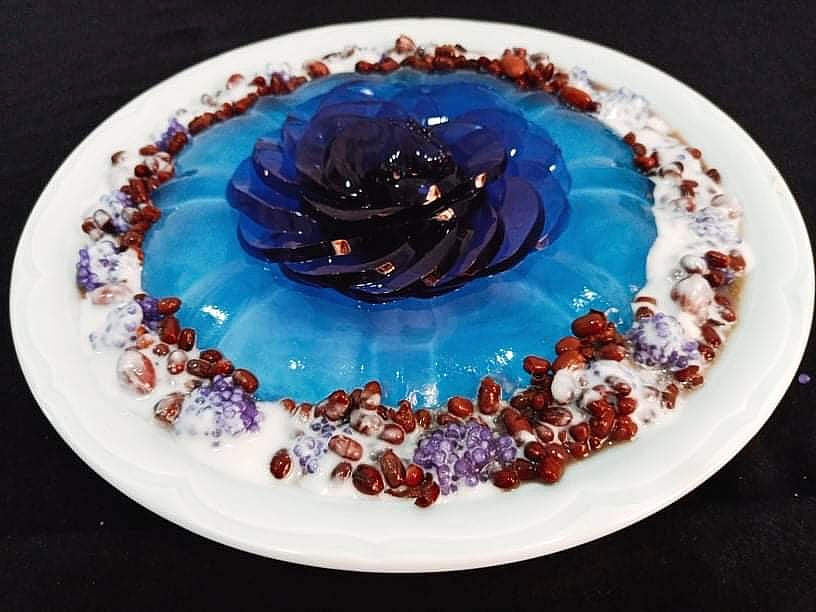 Vietnamese woman inspires cooking with flowers images on dishes Vietnamese woman inspires cooking with flowers images on dishes