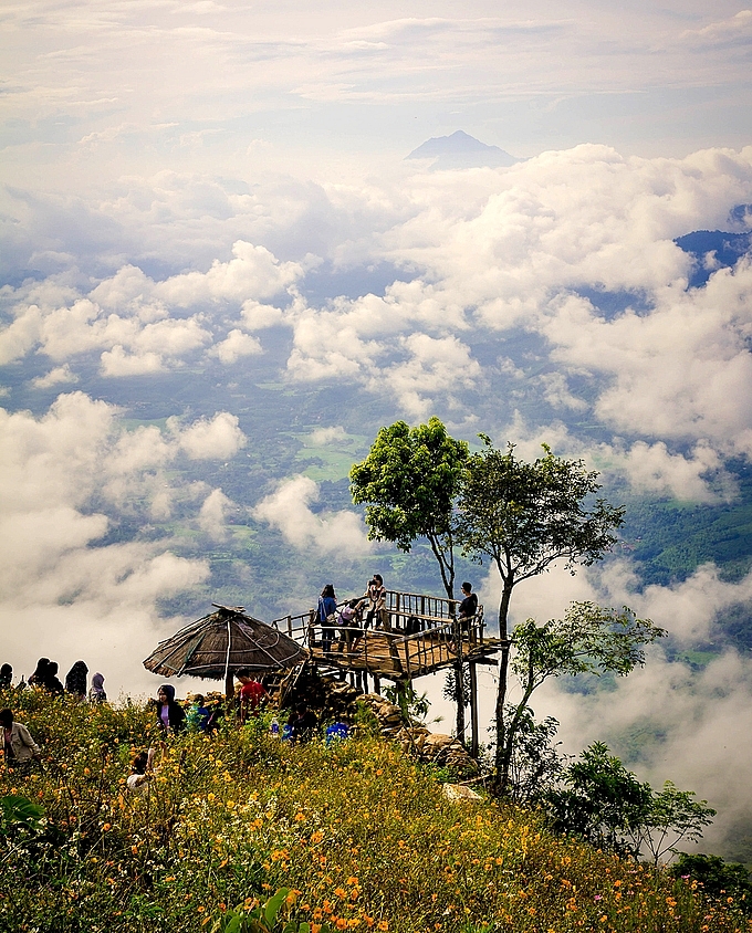 Exploring Moc Chau with unforgettable experience in a wonderful day trip