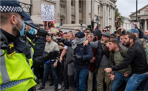 Anti lockdown protests in the UK: Nine cops injured as Trafalgar Square and Hyde Park bombarded by thousands of maskless protesters