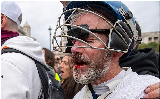 Anti lockdown protests in the UK: Nine cops injured as Trafalgar Square and Hyde Park bombarded by thousands of maskless protesters