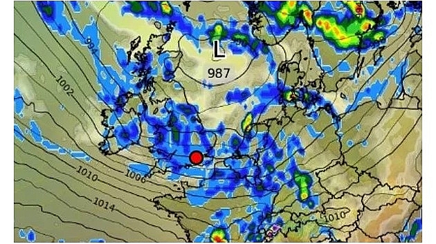 UK and Europe weather forecast latest, October 8: Extreme weather blasts Britain as temperatures plummet