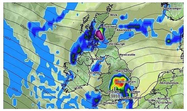 UK and Europe weather forecast latest, November 4: Freezing temperatures cause snow showers in Britain
