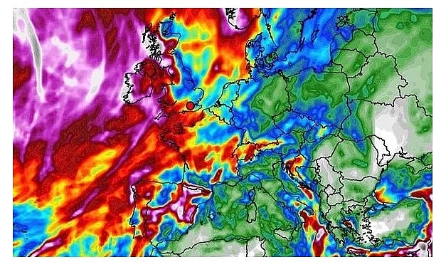 UK and Europe weather forecast latest, November 4: Freezing temperatures cause snow showers in Britain