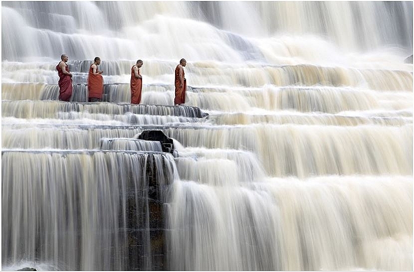 Admiring the four fascinating waterfalls in vietnam