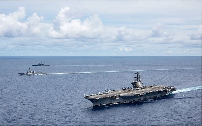 The Chinese military expert: China’s ‘Aircraft Carrier killer’ missiles successfully hit target ship in Bien Dong Sea