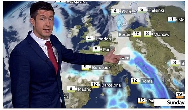 UK and Europe weather forecast latest, December 6: Weather maps turn blue with freezing temperatures leading snow