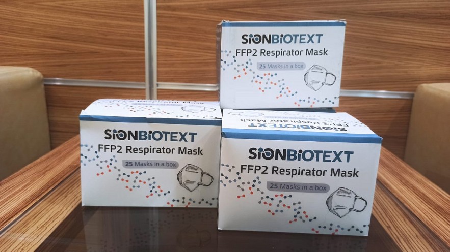 Embassy of Israel in Vietnam donates 10,000 face masks to Duc Giang General Hospital