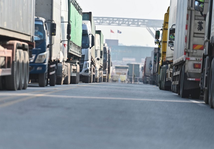 Deputy PM Directs Settlement Of Congestion At Lang Son Border Gate