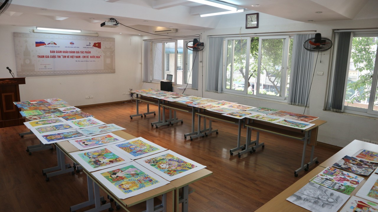 Children's Art Promotes Vietnam – Russia Friendship
