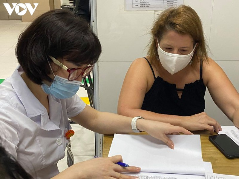 the happiness of recovered covid 19 patients as donating blood plasma