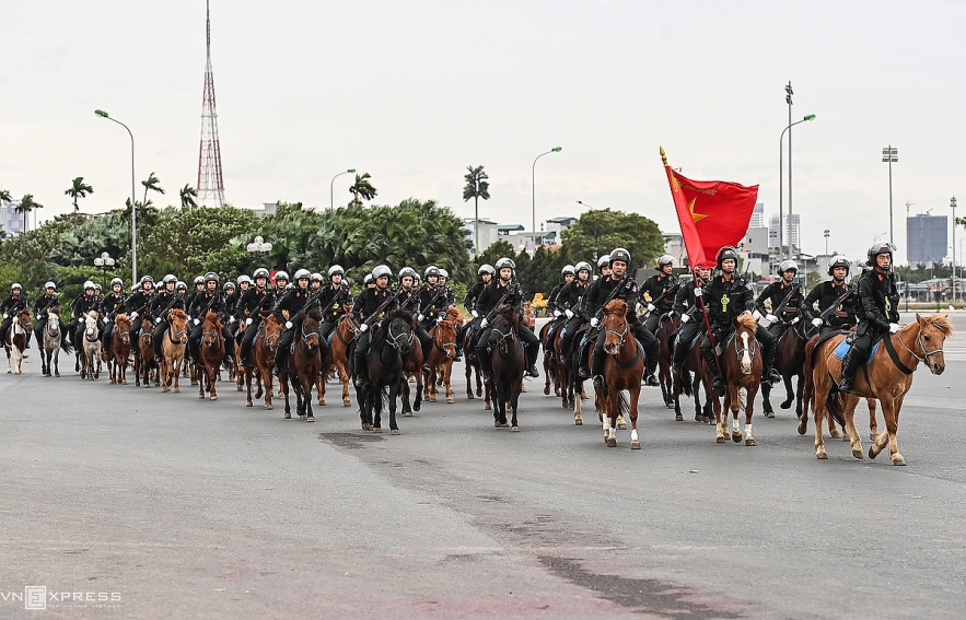 Vietnam's cavalry mobile police force first rehearses against protesters