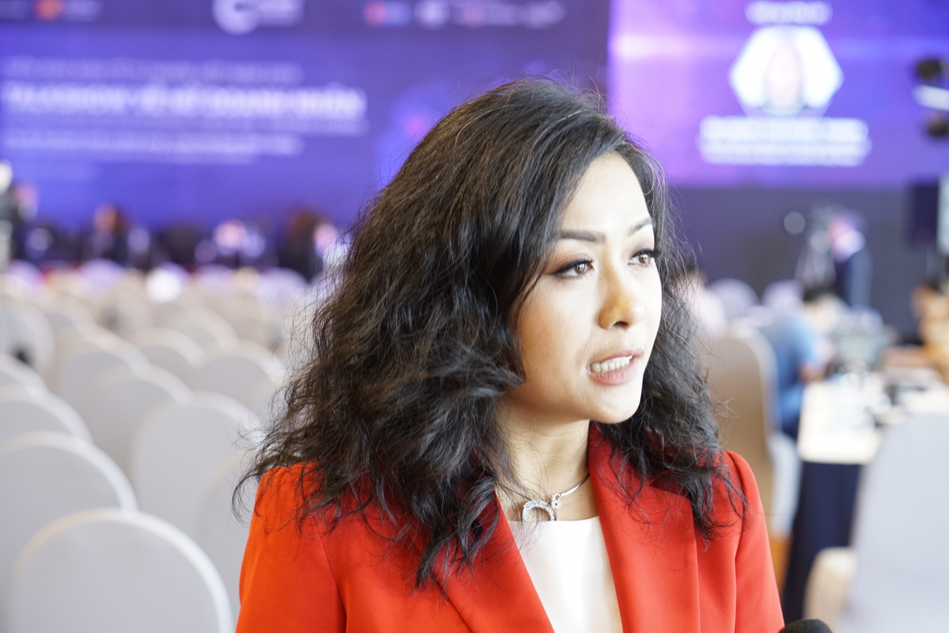 Phuong Uyen Tran: The Untold Stories of 100 Days On-site Fights Against Covid-19