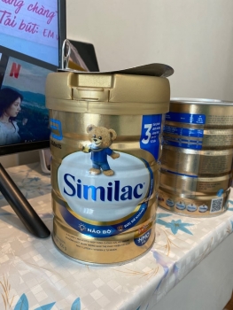 Similac formula (Abbott milk) in Vietnam found curdled and changed color