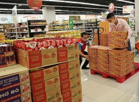 hanoi supermarkets are able to meet peoples goods demand even covid 19 cases increasing