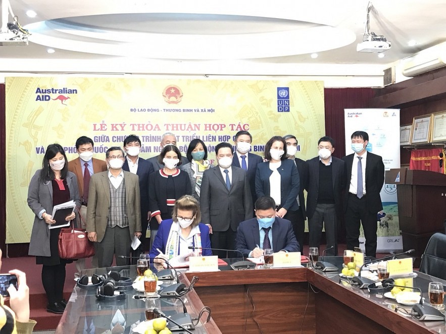 UNDP, Australia, and Viet Nam Renew Cooperation for Poverty Reduced Half by 2025