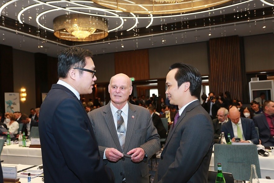 Mr. Trinh van Quyet – Chairman of FLC Group speaking to the guests at the event