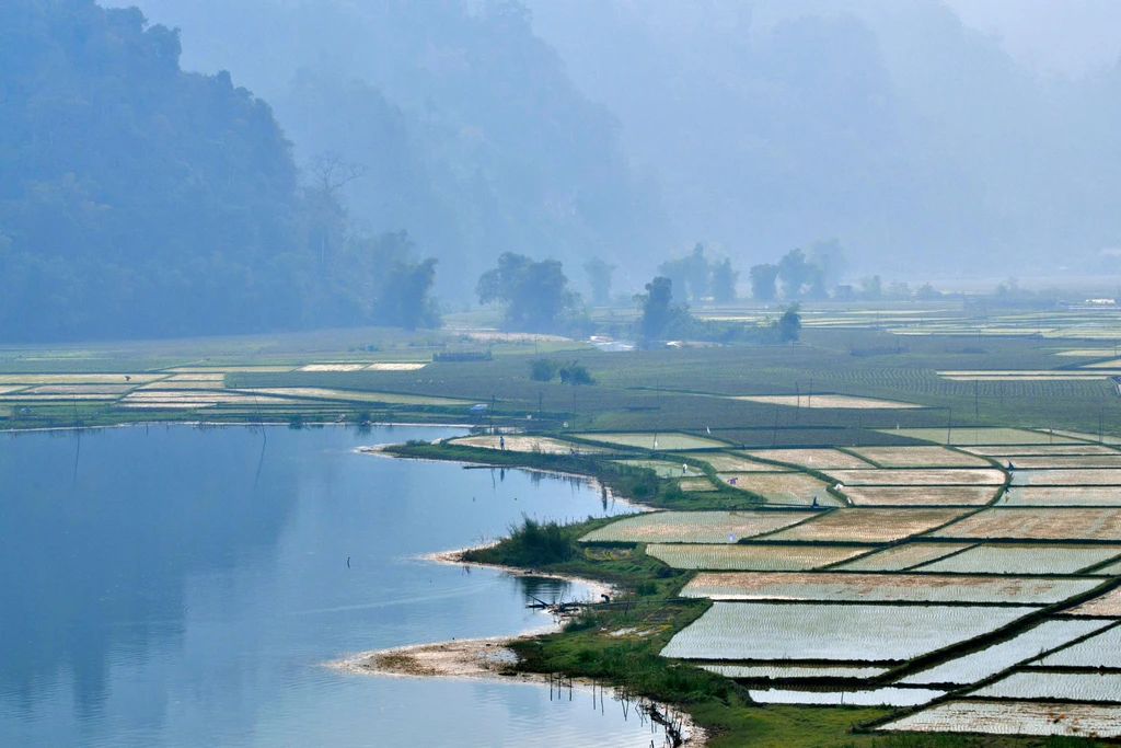 Vietnam Sustainable Rural Charmings through a Britain young beautiful jounarlist's eyes