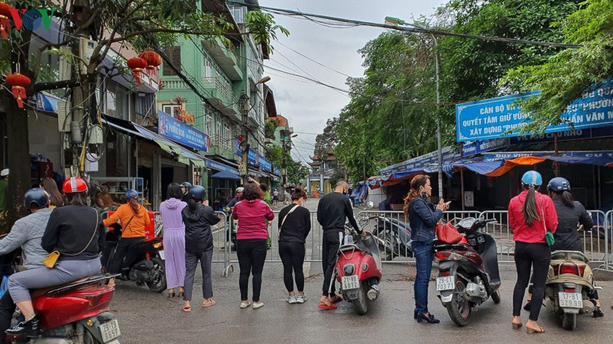 pictures of worship places on first day of social distancing easing