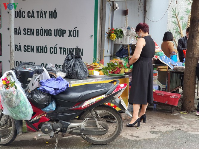 pictures of worship places on first day of social distancing easing