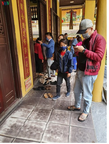 pictures of worship places on first day of social distancing easing