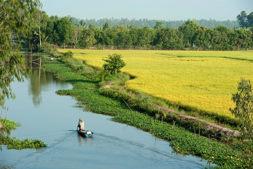 Vietnam Sustainable Rural Charmings through a Britain young beautiful jounarlist's eyes