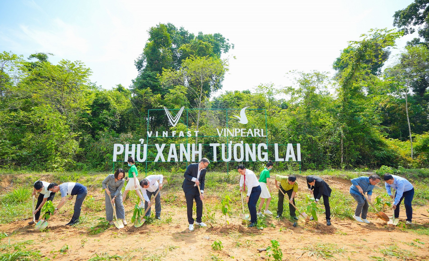 VinFast kicks off its "Plant The Future" project