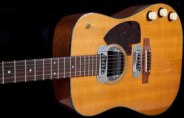 generation x icon and nirvana frontman kurt cobains unplugged guitar to garner 1 mn at auction