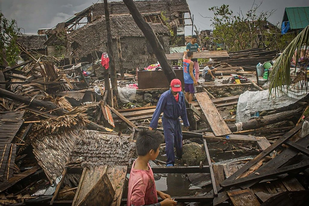 Typhoon Vongfong strongly strikes Philippines amid coronavirus -hampered evacuation