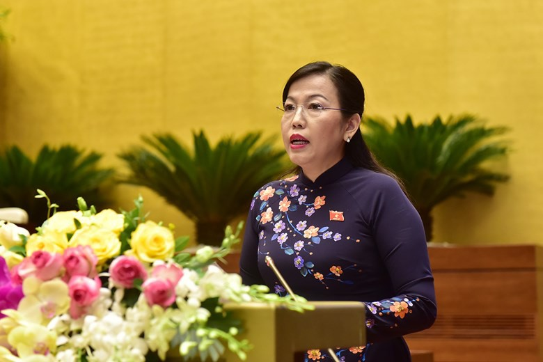 portraits of eight female secretaries of provincial party committees